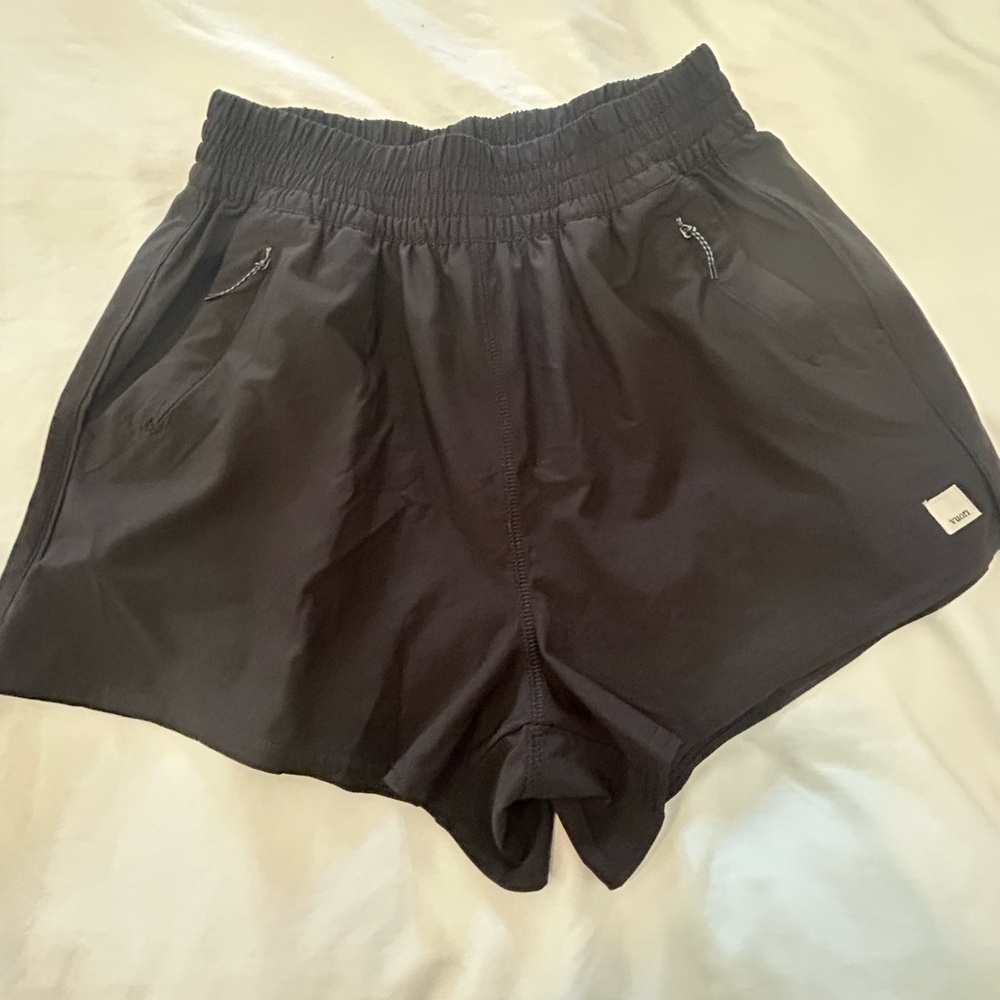 Vuori Dash Women's Black Athletic Shorts 3”